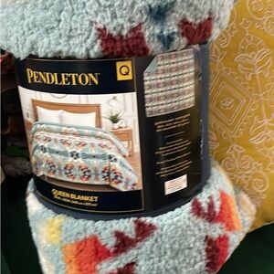 Pendleton Light Blue Sherpa Queen Blanket with Multicolor Accents
